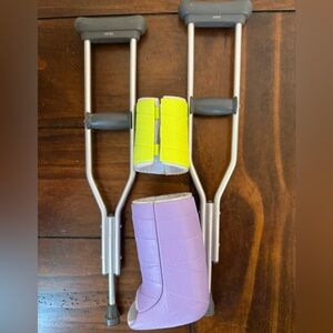American girl doll crutches with arm and leg cast